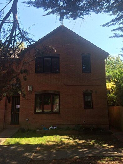 2 Bedroom Flat To Rent In Hammet Close, Hayes, UB4