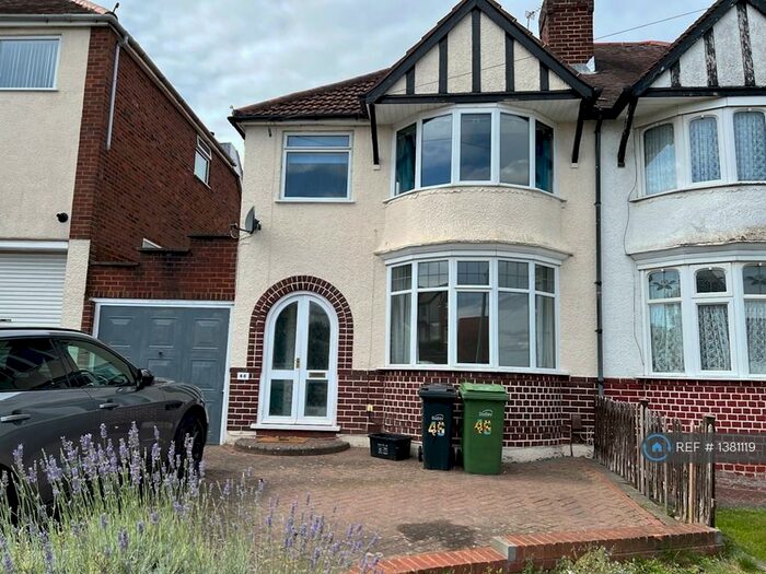 3 Bedroom Semi-Detached House To Rent In Alexandra Road, Halesowen, B63