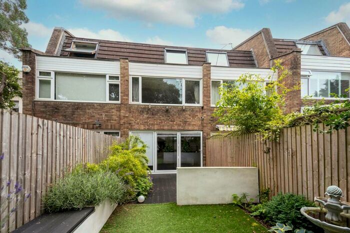 4 Bedroom Terraced House To Rent In Elgin Road, East Croydon, Croydon, CR0