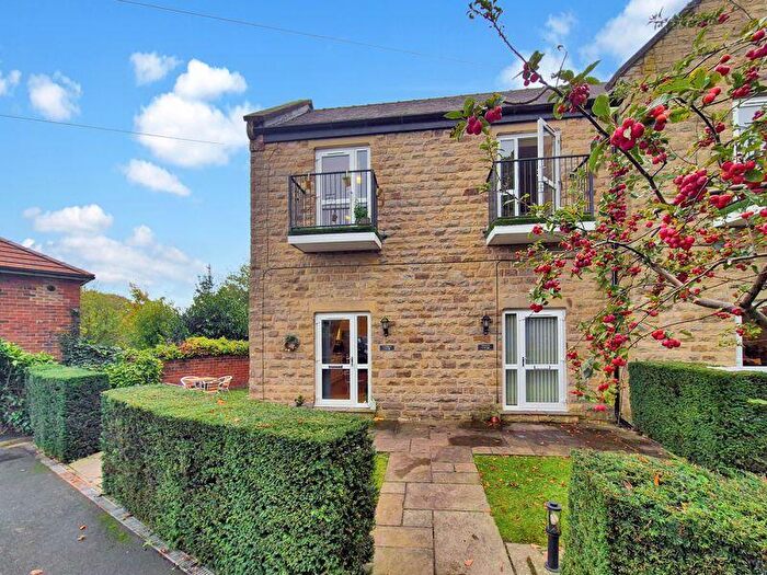 2 Bedroom Town House For Sale In Sandfield House, Leeds, LS6