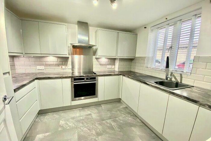 2 Bedroom Flat To Rent In Wellington Road, London, E10