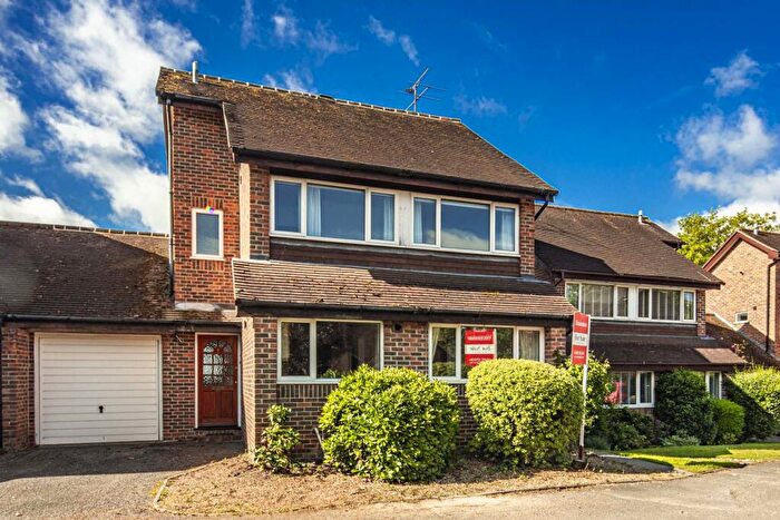 3 Bedroom Detached House For Sale In Maple Court, Goring On Thames, RG8