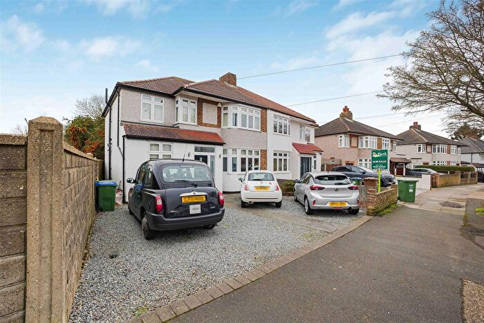 4 Bedroom Semi Detached House For Sale In Latham Road, Bexleyheath, DA6