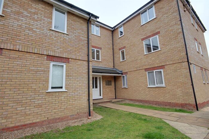 2 Bedroom Flat To Rent In Kirkland Drive, Enfield, Middlesex, EN2