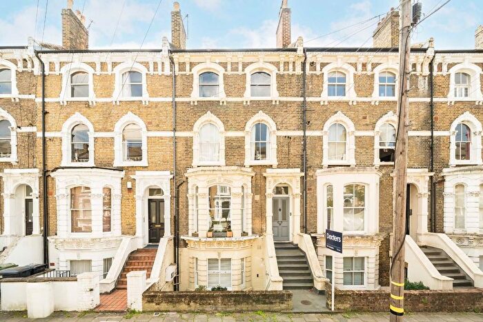 1 Bedroom Flat To Rent In Ferndale Road, Clapham, SW4