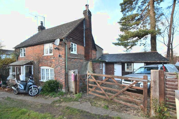 4 Bedroom Cottage For Sale In East Street, Lilley, Luton LU2