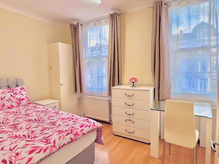 2 Bedroom Flat To Rent In Cromwell Road, London, SW7