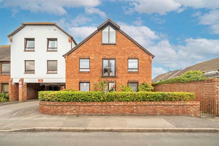 2 Bedroom Flat For Sale In Thame, Oxfordshire, OX9