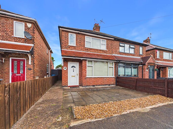 3 Bedroom Semi-Detached House For Sale In Hanbury Road, Chaddesden, DE21