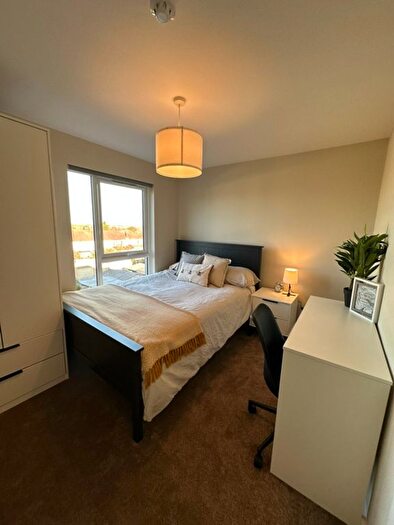 6 Bedroom Semi-Detached House To Rent In Mackie Road, Bristol, BS34