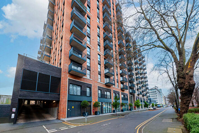 2 Bedroom Flat For Sale In Victoria Avenue, Southend-on-sea, SS2