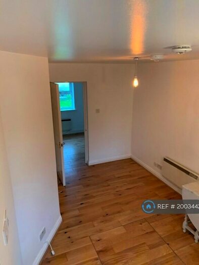 1 Bedroom Flat To Rent In Whiston Road, London, E2