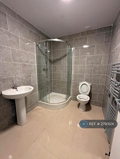 2 Bedroom Flat To Rent In Foxbury House, Thornton Heath, CR7