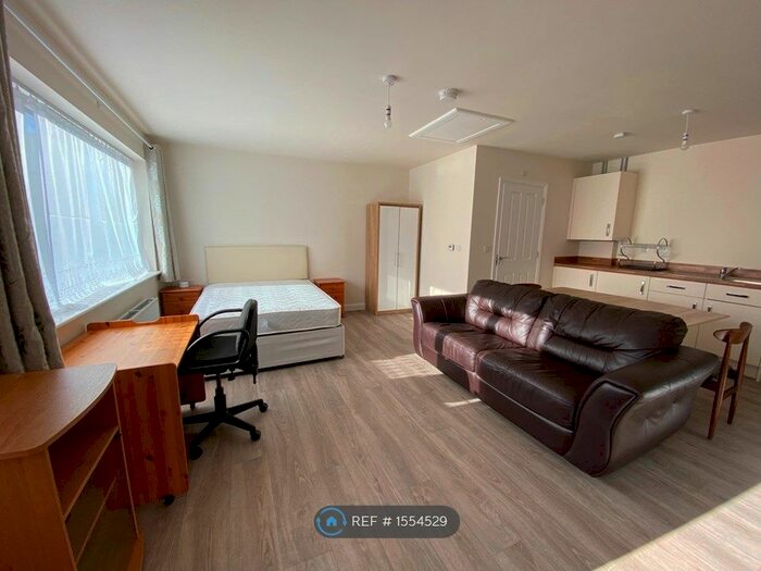 Studio To Rent In Britannia Walk, Trumpington, Cambridge, CB2
