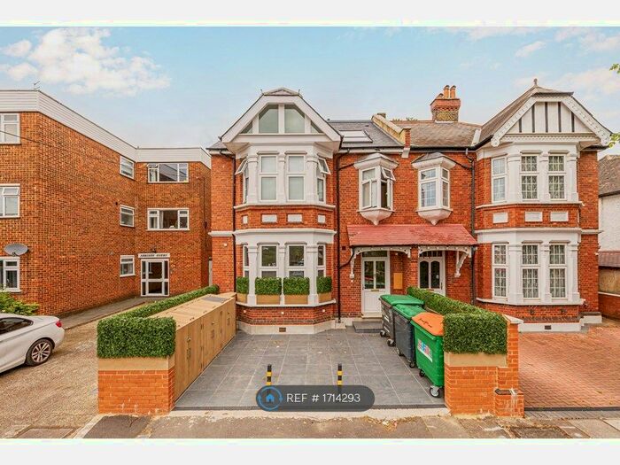 Studio To Rent In Oakley Avenue, London, W5