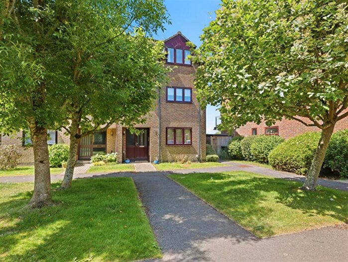 5 Bedroom Town House For Sale In Asquith Close, Christchurch, BH23