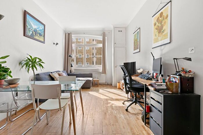 1 Bedroom Flat To Rent In College Heights, - St. John Street, EC1V