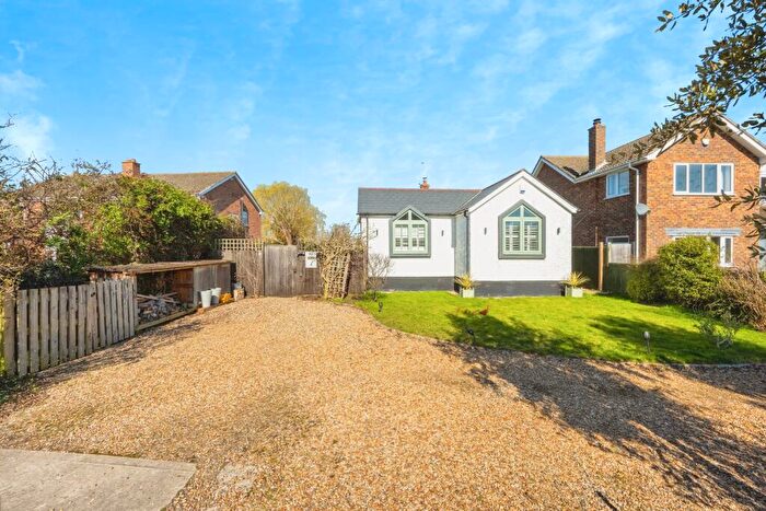 2 Bedroom Bungalow For Sale In Cotton End Road, Wilstead, Bedford, Bedfordshire, MK45