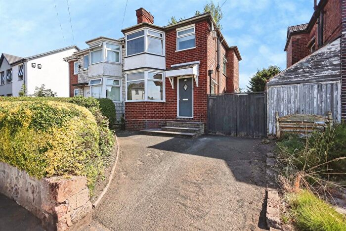3 Bedroom Semi-Detached House For Sale In Chipperfield Road, Birmingham, B36