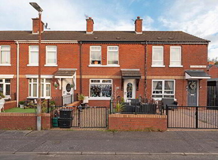 3 Bedroom Terrace House For Sale In Colchester Park, Belfast, BT12