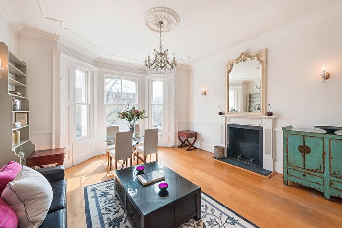 2 Bedroom Flat To Rent In Westbourne Park Road, Notting Hill, W11