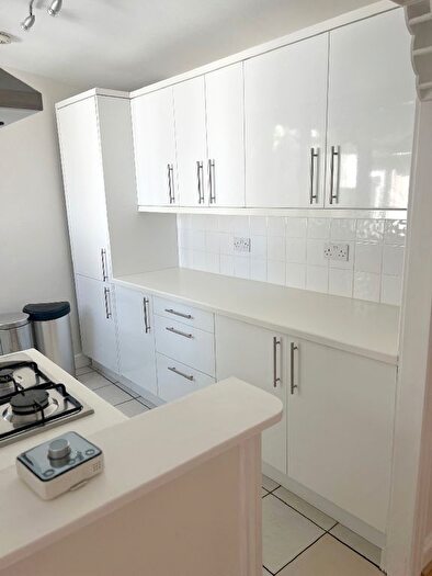 1 Bedroom Flat To Rent In Corporation Street, Islington, N7