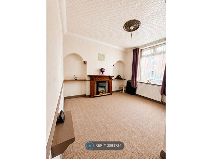 3 Bedroom Terraced House To Rent In Coalshaw Green Road, Oldham, OL9