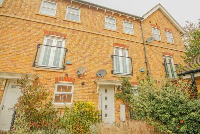 3 Bedroom House To Rent In Leigh Road, Sittingbourne, ME10