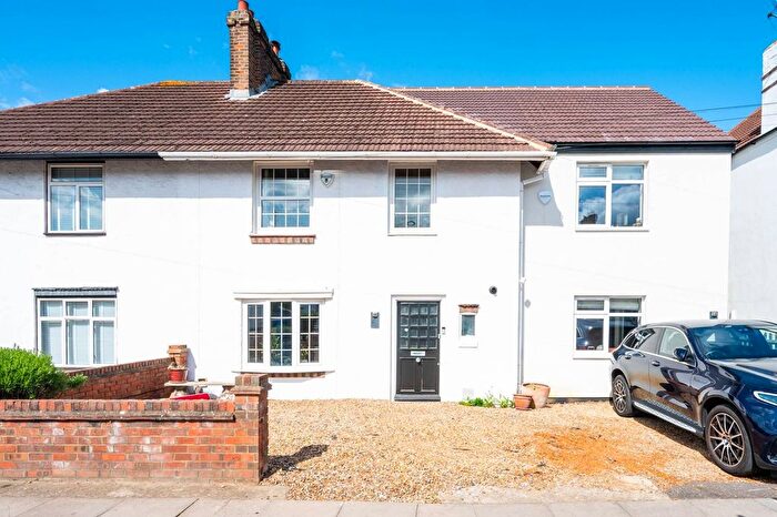 3 Bedroom Terraced House To Rent In Claremont Avenue, Motspur Park, New Malden, KT3