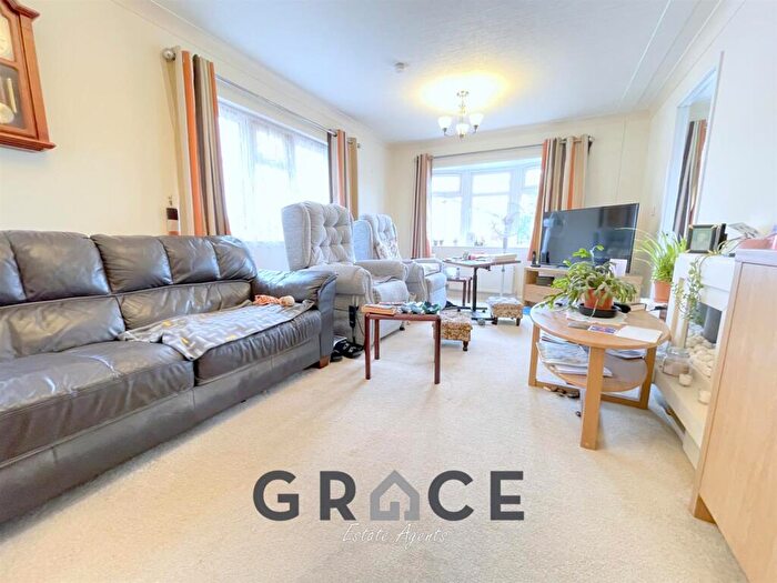 2 Bedroom Park Home For Sale In Chalk Hill Lane, Great Blakenham, Ipswich, IP6