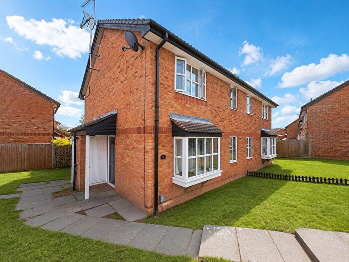 1 Bedroom Terraced House To Rent In Catesby Green, Luton, Bedfordshire, LU3