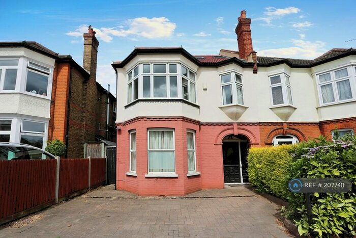 5 Bedroom Semi-Detached House To Rent In College Road, Bromley, BR1