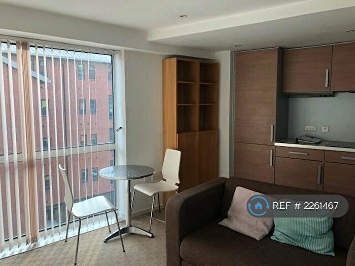 2 Bedroom Flat To Rent In Trinity One, Leeds, LS9