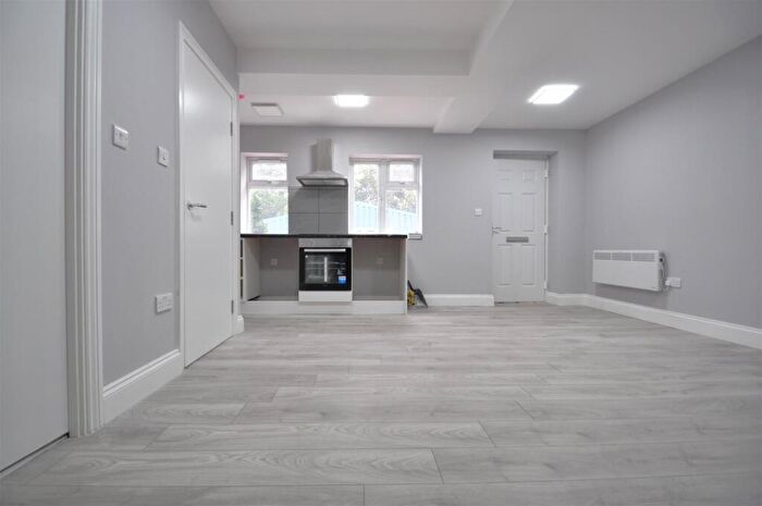 Flat To Rent In Marion Crescent, Orpington, BR5