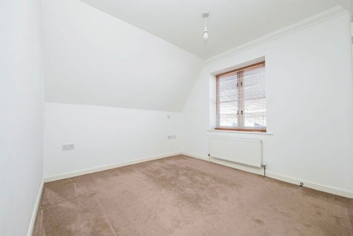 2 Bedroom Flat For Sale In Magdalen Street, Colchester, CO1