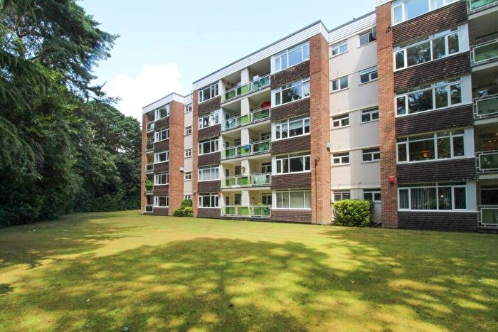 2 Bedroom Apartment For Sale In The Avenue, Poole, BH13