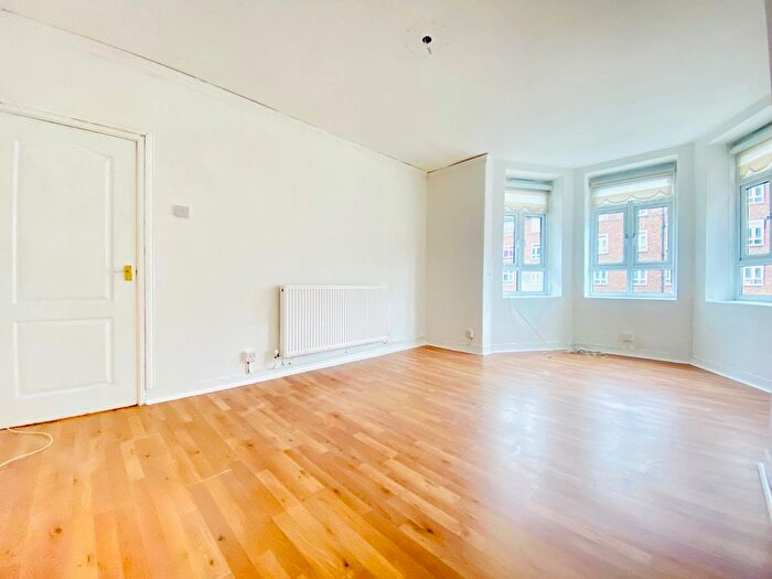 3 Bedroom Flat To Rent In Athelstan House, Homerton Road, E9