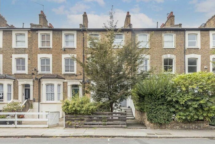 1 Bedroom Flat To Rent In Coningham Road, London, W12
