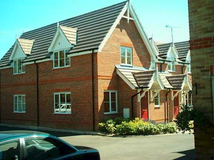 2 Bedroom Property To Rent In Huntington Place, Langley, Berkshire, SL3
