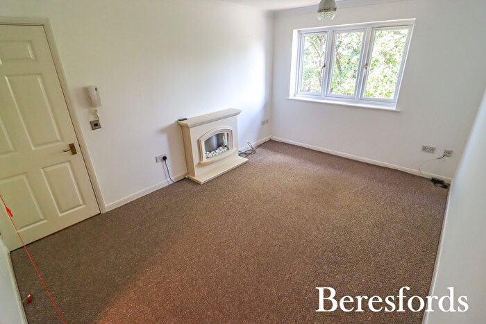 1 Bedroom Flat To Rent In Huskards, Waldegrave Gardens, RM14