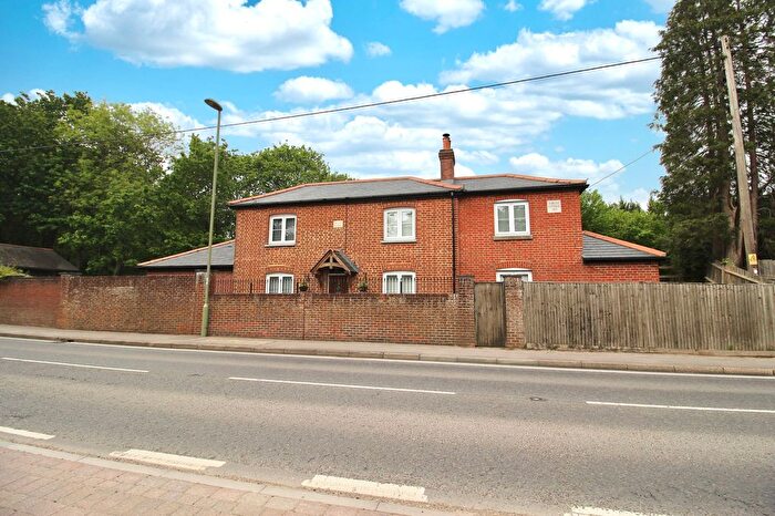 4 Bedroom Detached House For Sale In Broad Oak, Botley, SO30