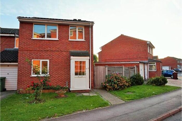 3 Bedroom Semi-Detached House To Rent In Gurney Close, Barking, IG11