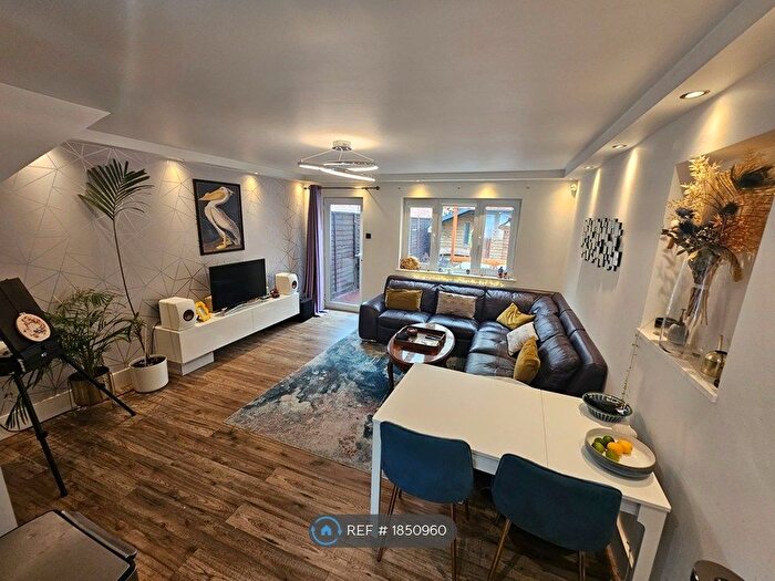 3 Bedroom Semi-Detached House To Rent In Hogarth Close, London, E16