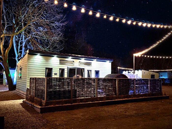 2 Bedroom Property For Sale In Applegrove Country Park, Scarborough, YO13