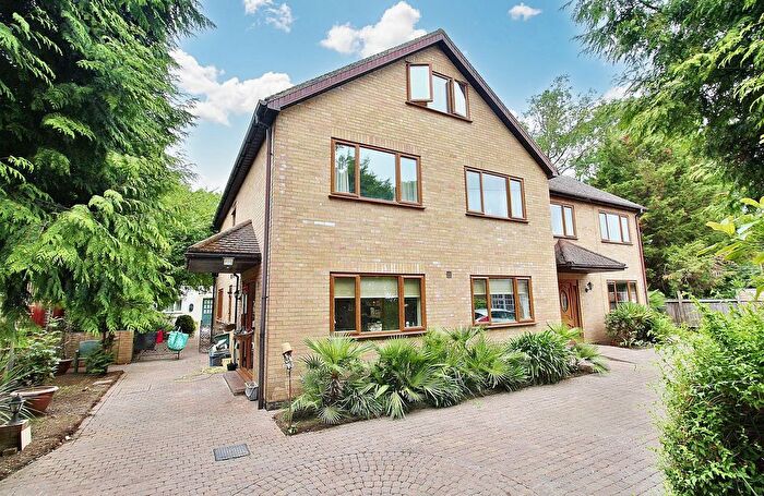 5 Bedroom Detached House For Sale In Lingwood Gardens, Isleworth, TW7