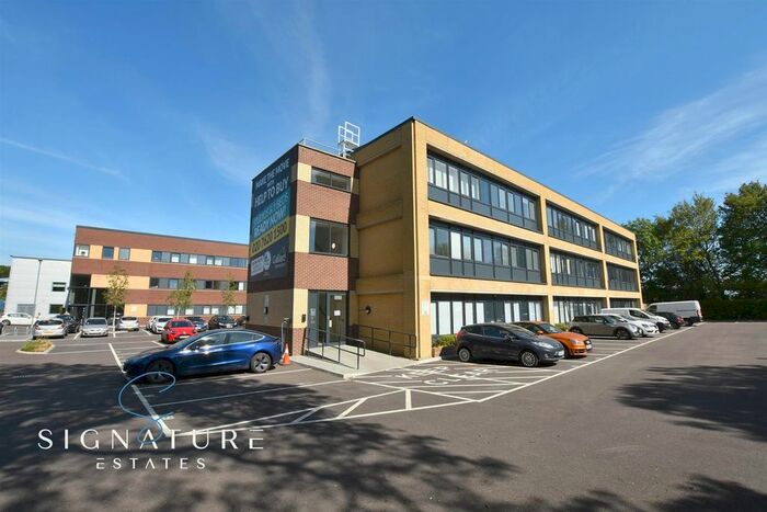 1 Bedroom Flat To Rent In Home Park Mill Link, Kings Langley, WD4