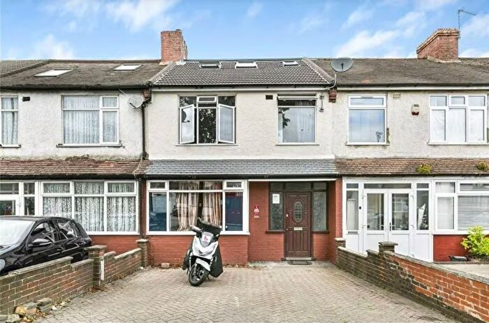 5 Bedroom Terraced House To Rent In Stafford Road, Waddon, Croydon, CR0