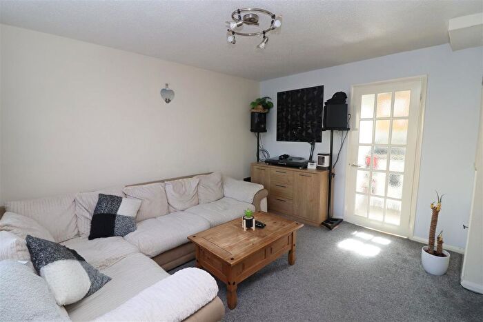 2 Bedroom End Of Terrace House For Sale In Walnut Way, Barnstaple, EX32