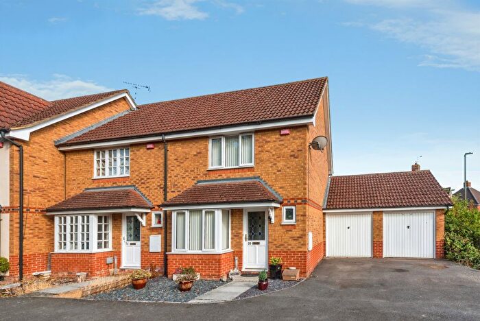 2 Bedroom Terraced House For Sale In Dart Drive, Didcot, OX11