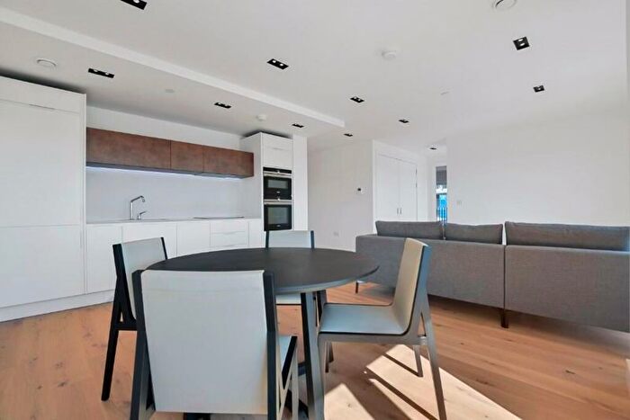 1 Bedroom Flat To Rent In East Park Walk, London, E20